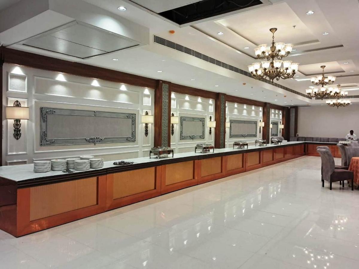 Hotel Sakura By Maps Gurgaon Exterior photo
