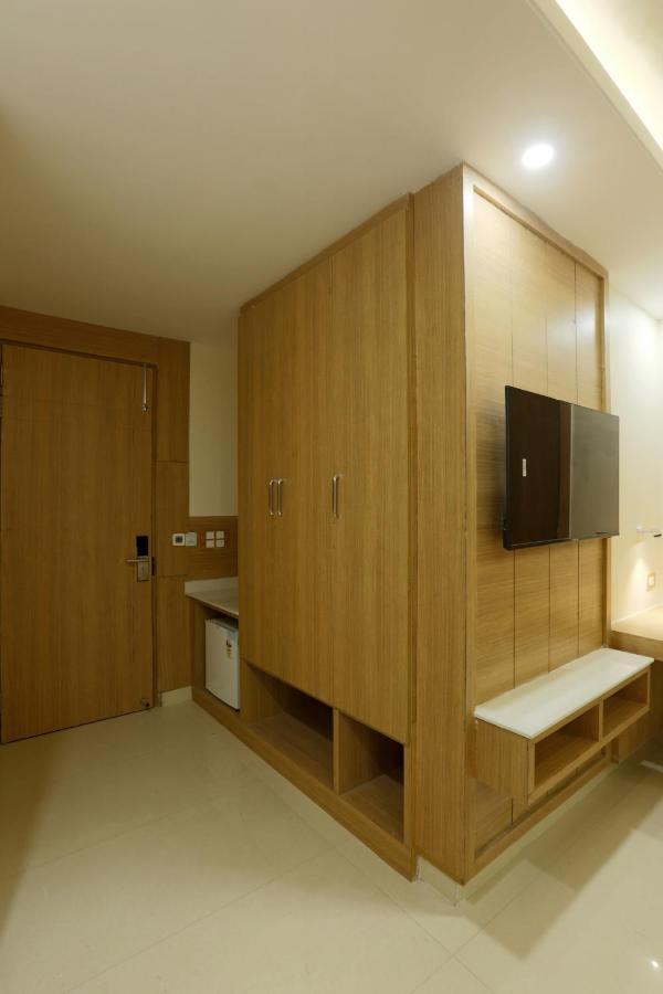 Hotel Sakura By Maps Gurgaon Exterior photo