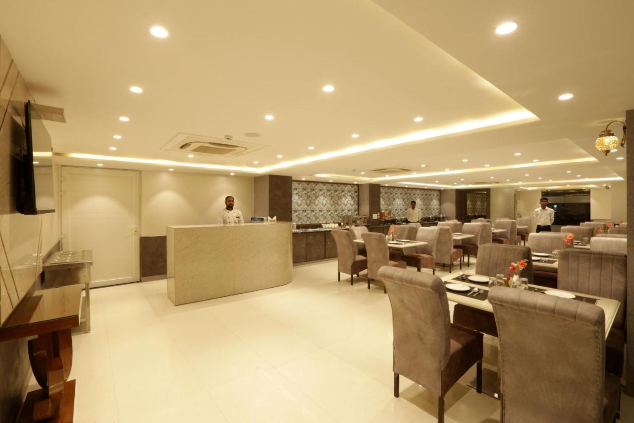 Hotel Sakura By Maps Gurgaon Exterior photo